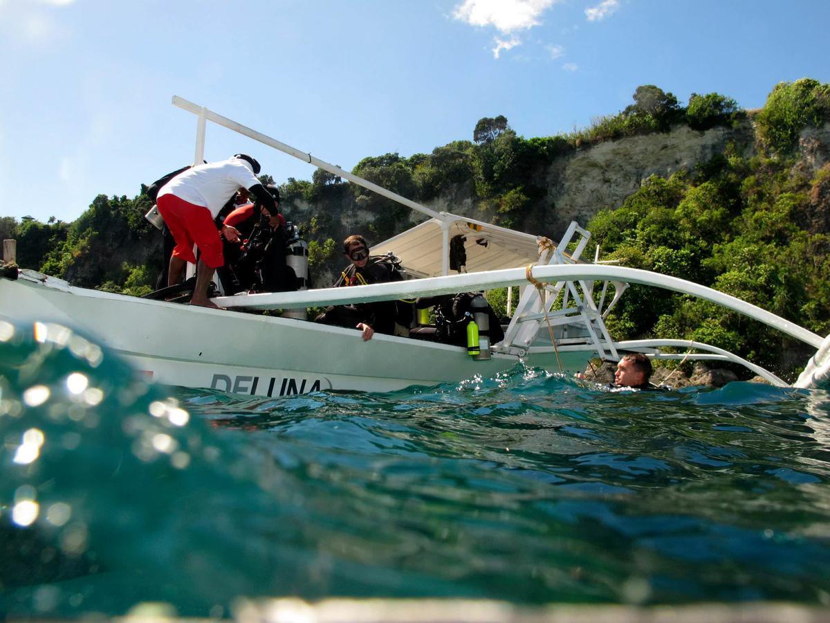 Deluna Diving Resort Puerto Galera Ngoại thất bức ảnh